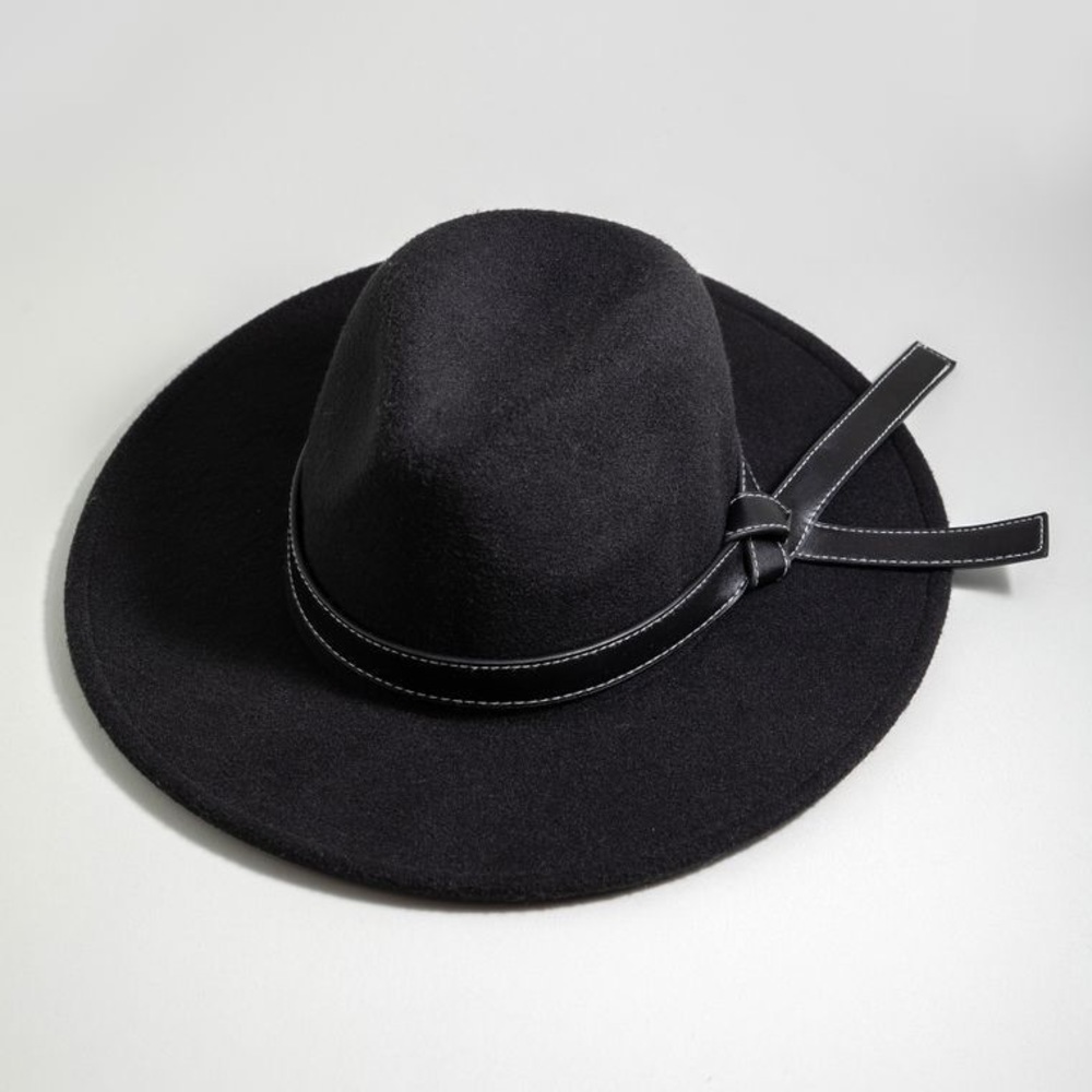 Black hat new with tag from my boutique
